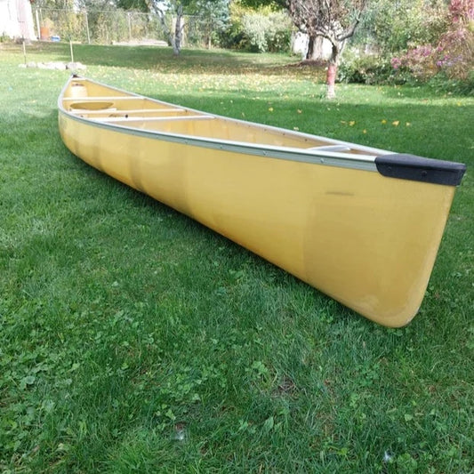 FOR SALE: WENONAH MINNESOTA II ULTRA LITE KEVLAR CANOE